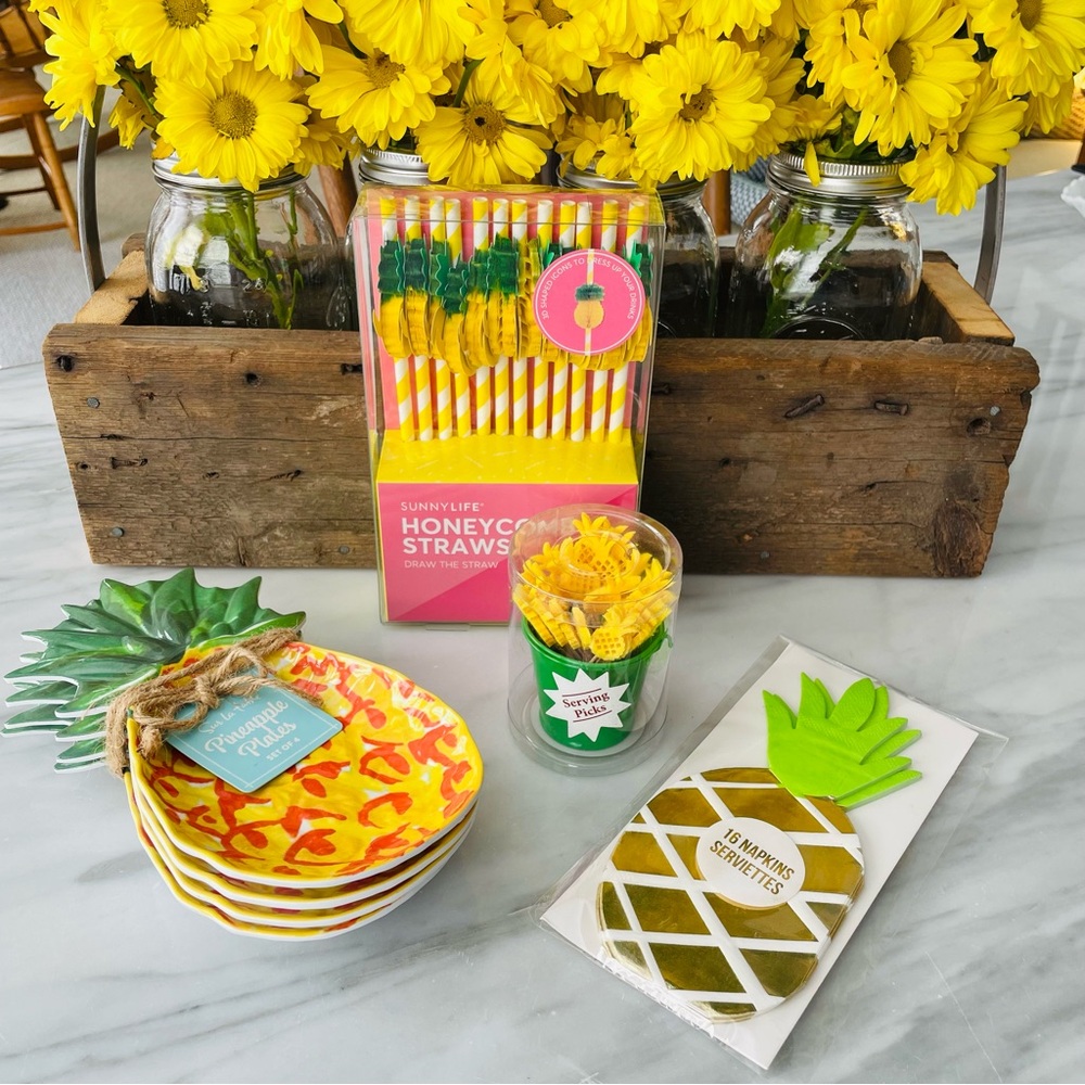 Sur La Table•NWT,4-Appetizer Plates +Pineapple Party Bundle~Straws,Napkins,Picks